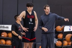 斯普利特……他咋突然就当主教练了？