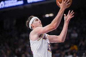 里夫斯目前赛季总得分143分 追平亚历山大 并列联盟第一