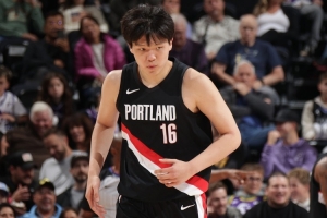 拓记：可能杨瀚森夏联打得好 人们对他有了不切实际的想法