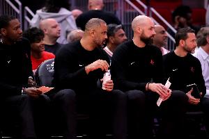 队记：火箭助教为加强罚球 给每名球员设定训练罚球目标并签协议