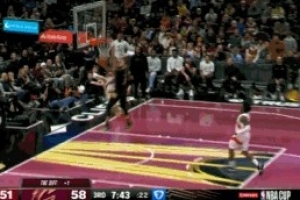 功力还在！鲍尔抢断一条龙上篮&加长三分回应球