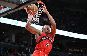 猛龙队史至少15分10板5助5帽场次：巴恩斯3次 其他球员都是0