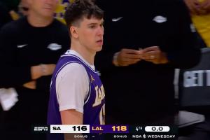 神剧情？！0.4秒拉拉维亚对尚帕尼犯规！但尚帕尼罚球错失绝平！